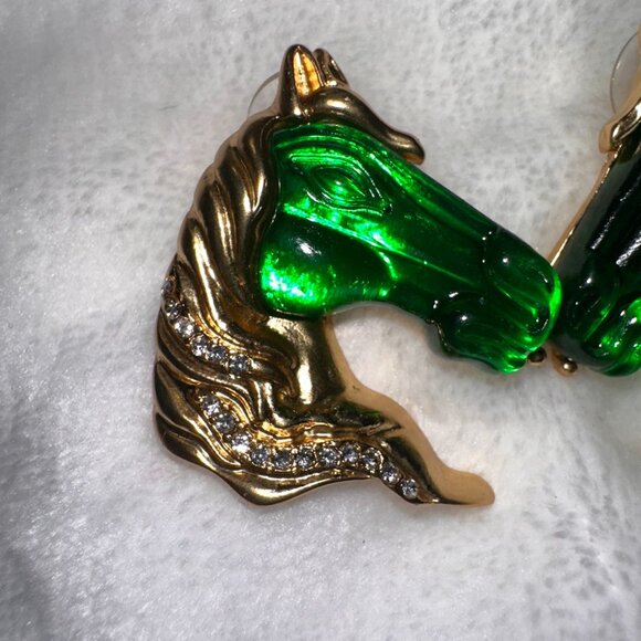 Vintage Gold Tone Emerald Green Glass Horse Head Statement Earrings Rhinestones - Picture 4 of 7